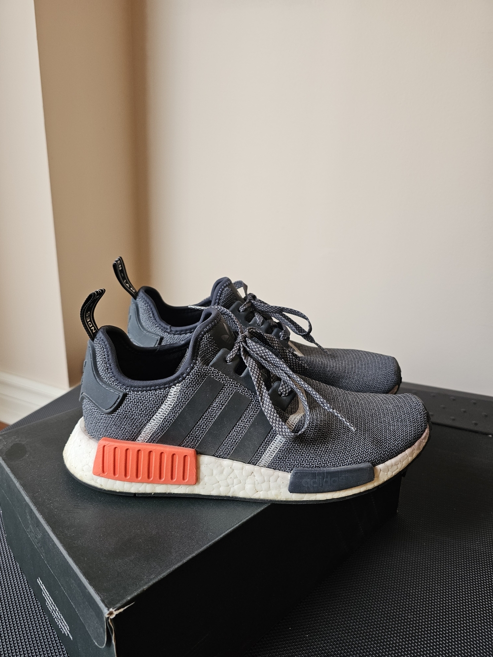 Adidas NMD R1 - Picture 5 of 9